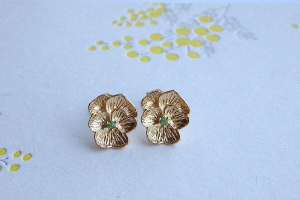 画像7: パンジーのピアス（ツァボライトグリーンガーネット）