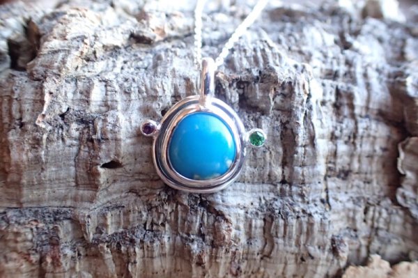 画像18: スリーピングビューティーターコイズ&2色のガーネット*ペンダント