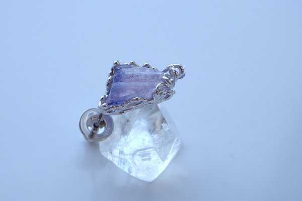 画像8: バイカラーゾイサイト(タンザナイト)結晶ピアス