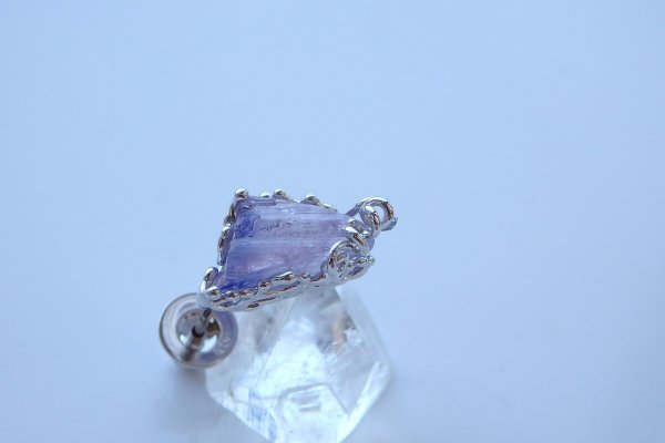 画像9: バイカラーゾイサイト(タンザナイト)結晶ピアス